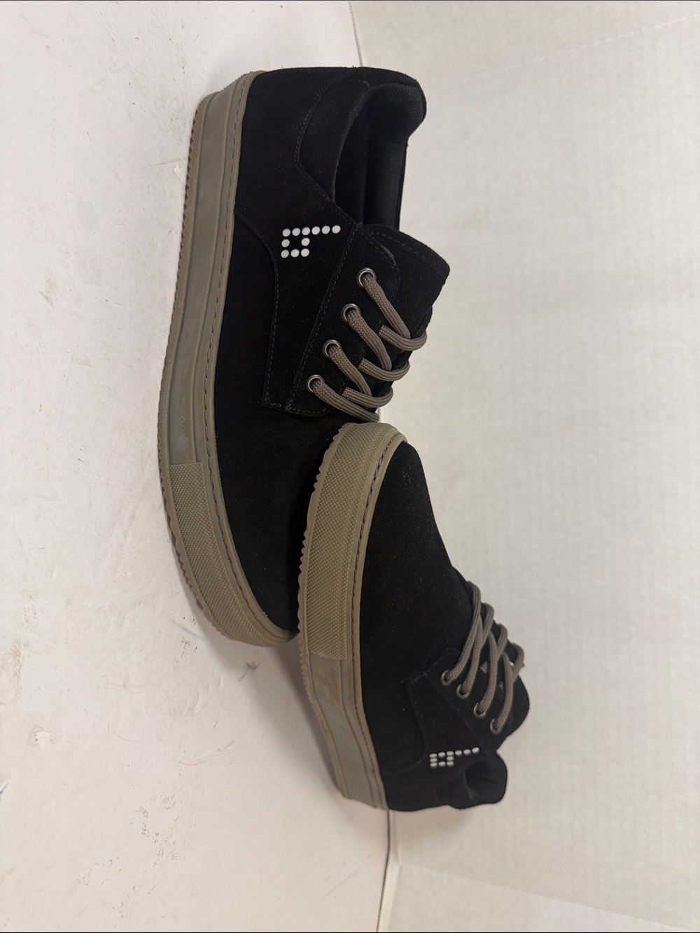 HUF men size 9.5 HUFNAGEL PRO Skateboarding Shoes Black Suede Sneaker never worn